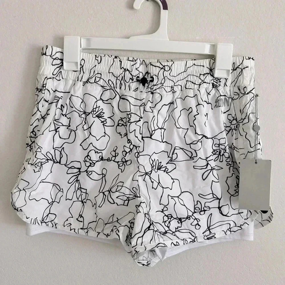 NWT- DKNY Sport 2 in 1 Running Shorts- size small - Picture 2 of 10